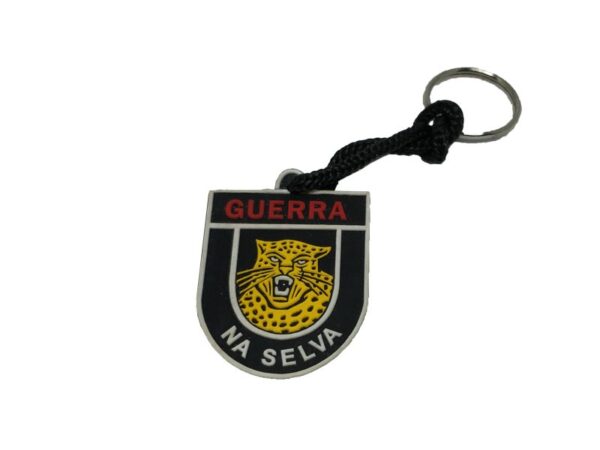 Chaveiro Guerra na Selva emborrachado.